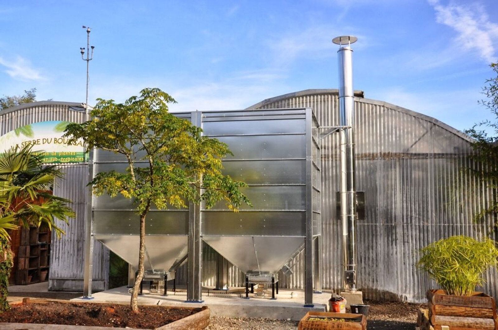 Square wood pellet silo installed at Bordeaux, France